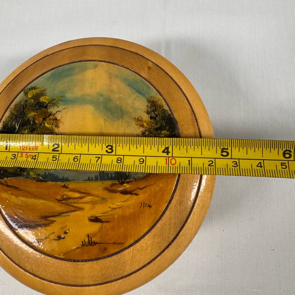 Vintage Round Box Cover Landscape on Cover Warm Tan 6" Round - Picture 9 of 11